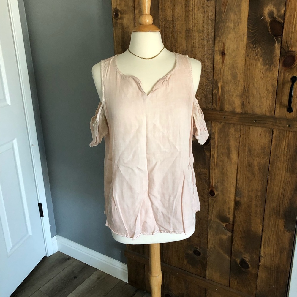 Billy T light pink blouse with cold shoulder cut outs size M, buttons down back